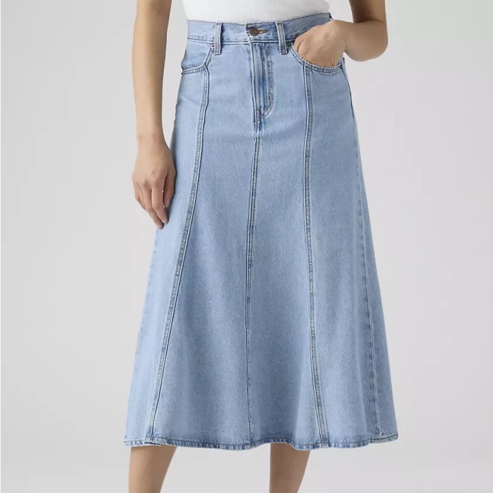 NWT Levi’s FIT AND FLARE SKIRT denim medium light wash 27 - Picture 4 of 10